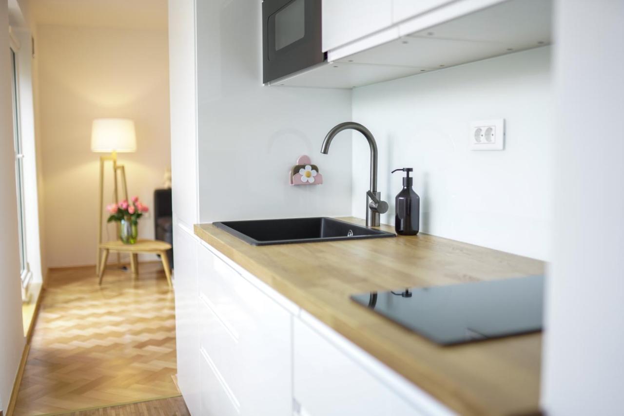 Bright Apartment Ljubljana Eksteriør billede